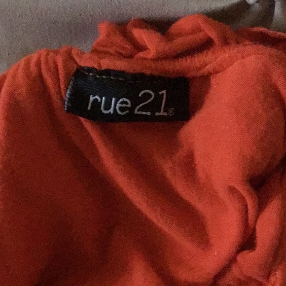 Strapless top with ruffles - Picture 4 of 6